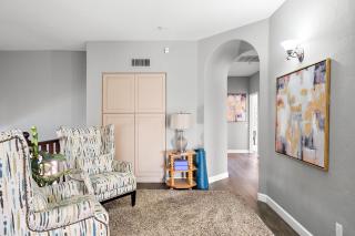 Elegant Scottsdale Desert Retreat with Private Pool, Hot Tub, Game Room, and Family-Friendly Amenities - Scottsdale - 2