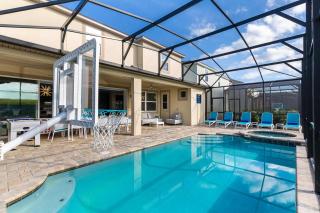 Chic Villa with Dino BR, Theater, Arcade & Pool Table - Kissimmee - 4