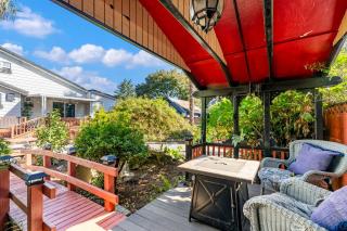 Elegant Rose City Retreat with Sauna & Pool Table - Maywood Park - 1