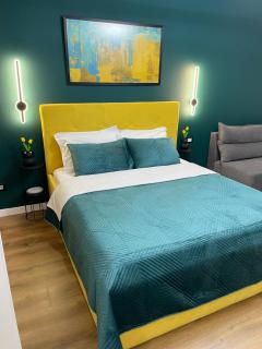 Zoe Apartment at City Center - Tirana - 0