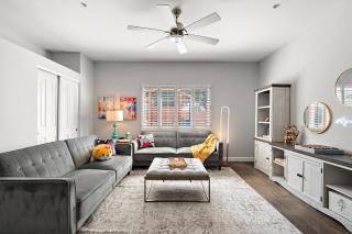 Elegant Scottsdale Desert Retreat with Private Pool, Hot Tub, Game Room, and Family-Friendly Amenities - Scottsdale - 4