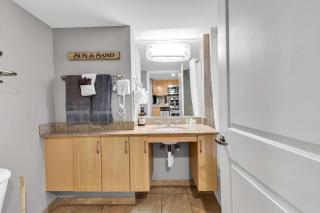 Oceanfront Perfect Couples Getaway - Myrtle Beach - 1