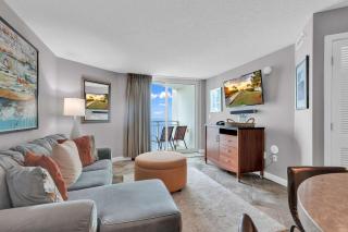 Oceanfront Perfect Couples Getaway - Myrtle Beach - 0
