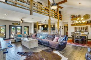 Hot Tub and Fire Pit Possum Kingdom Lake Retreat! - 0
