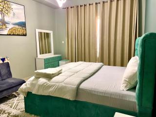 Sea View Getaway Relaxing Balcony & All the Comforts of Home at Marjan Island in RAK - 1