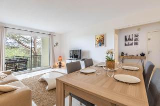 LB Vacation Rentals I Spacious 2BR Apartment with Terrace, Balcony - Mougins - 0