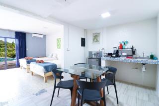 Studio with Pool, and 5-Min Walk to the Beach - 5