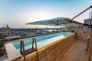 Moon Malta Boutique Stay with Rooftop Pool & Sea Views of Valletta, Grand Harbour & Three Cities - Cospicua - 0
