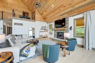 Nantahala Forest Cabin w/ Fire Pits & Hot Tub! - 5