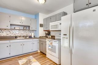 4 Mi to Dtwn Home with Fenced Yard in Portsmouth! - Portsmouth - 3