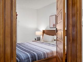 Oakland, Pittsburgh !A Modern and Stylish Private Bedroom with Shared Bathroom - 9