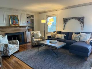 Historic Wayne Street - close to the Stadium - 1