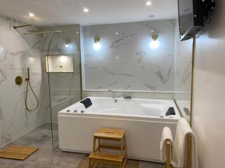 Love Room Morocco - Jacuzzi & Piscine Privée - Blennes - 3
