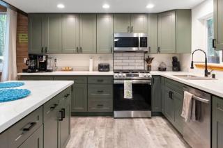 Luxe Chalet at Rainier Entrance with Hot Tub-AC-WiFi - Ashford - 1
