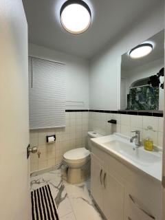 Toronto Full Bed in a Room - Midtown - 2