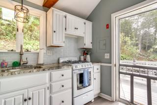 Waterfront Cape Cod Cottage on Peters Pond - Mashpee - 4