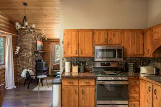 Gorgeous Cabin 3 Rooms & 2 Baths - 7
