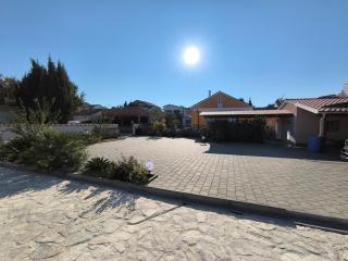 Family friendly apartments with a swimming pool Sabunike, Zadar - 11837 - Privlaka - 1