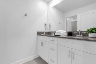 4 Bedrooms- 3 Bathrooms- Storey Lake 2457Rt - Kissimmee - 2