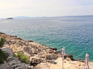 Apartments Villa Marijana - Comfort Two Bedroom Apartment with Terrace and Garden View Marijana 2 - Prizba - 1
