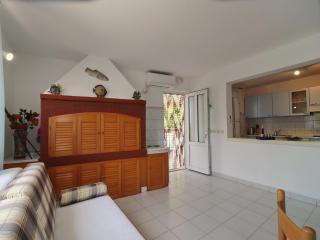 Apartments Villa Marijana - Standard Two Bedroom Apartment with Terrace and Garden View Marijana 5 - Prizba - 9
