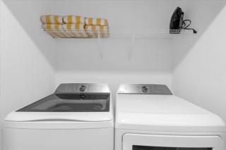 4 Bedrooms 3 Bathrooms Storey Lake 2457Rt - 3