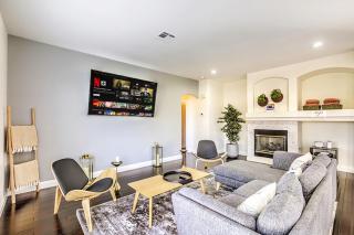 Buddha Gem, Central 6 Bed Room Luxury Home with Pool Hot Tub Game Room and much more - 9