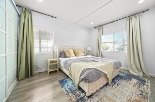 Great Location Oasis w Huge Backyard Near DTLA ,USC ,Ktown - 1