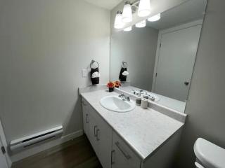 Love Villa - Saskatoon - 9