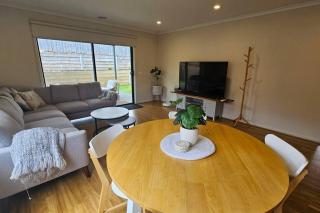 Getaway on Amaroo Way - Moe - 3