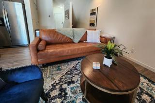 Spacious 2 bedroom/2.5 bathroom Townhome - 3