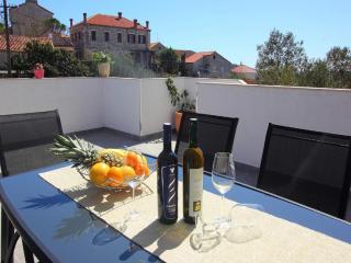 Apartment Milenka - Four Bedroom Apartment with Terrace - 9