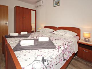 Apartment Milenka - Four Bedroom Apartment with Terrace - Čilipi - 1