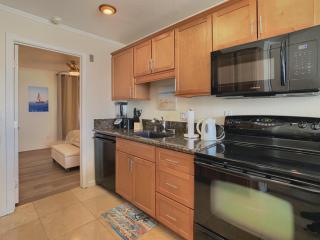 Ocean, Bay, Downtown, and City view Condo, Few steps from the ocean - 2