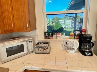 YOUR PERFECT HILO HOMEBASE - Sleeps 10 with AC, WD, BBQ - Hilo - 4