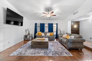 3 bed home with Luxury Hot Tub, Deck, Wifi and Arcade Games - Houston - 6