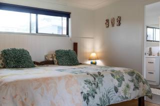 Agnes Retreat - 4 BR - Boat Parking - Walk to Beach - Agnes Water - 4