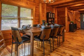 5BR Log Cabin, Game Room, Hot Tub, Swimming pool - 1