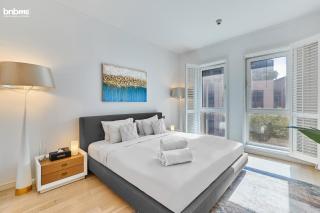 bnbmehomes - High-end 2BR Apartment on Burj Khalifa Blvd - Dubai - 6