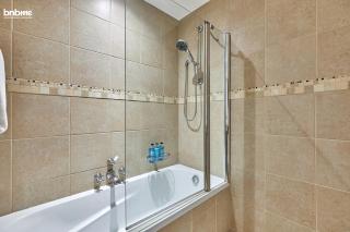 bnbmehomes - High-end 2BR Apartment on Burj Khalifa Blvd - Dubai - 1