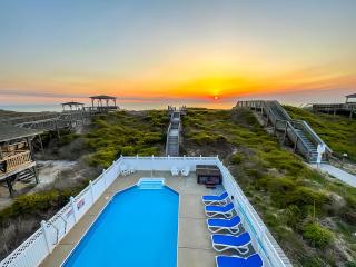 Just Fab 8 Bedrooms Oceanfront Luxury Saltwater Pool Elevator Game Room - Nags Head - 0