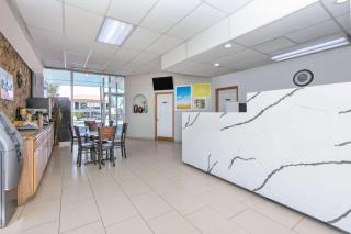 Days Inn by Wyndham South Fort Worth - 5