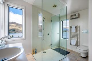 Spectacular views uninterrupted! 3 BR, Private! - Queenstown - 8
