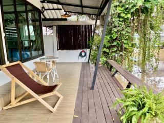 Kirin Riverside Homestay with AC, WiFi in Bangkok - Rat Burana - 7