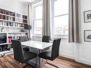 Spacious London Flat Near Primrose Hill & Camden Pass the Keys - Londra - 2