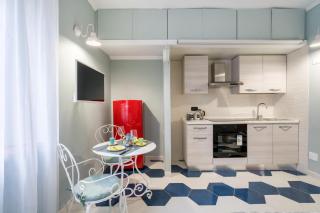 The small nest at Coliseum - 5