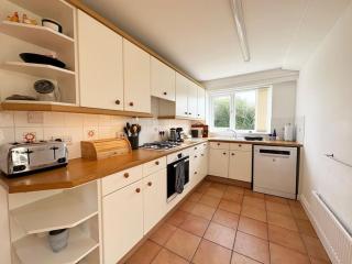 Beach Access-Ynys Cartref-4-Bed - Trearddur - 2