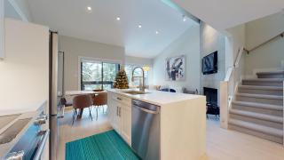 TELEMARK 25 Ski-In Ski-Out Access Steps To Ski Lifts Renovated Townhome - 5