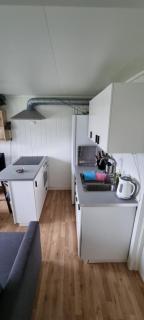 Small cosy and fully equipped apartment with the possibility to rent a car through Getaround - Tromsø - 6