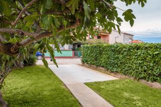 Studio Apartment Luciano in a Quiet Location with Parking and a Yard - Fažana - 9